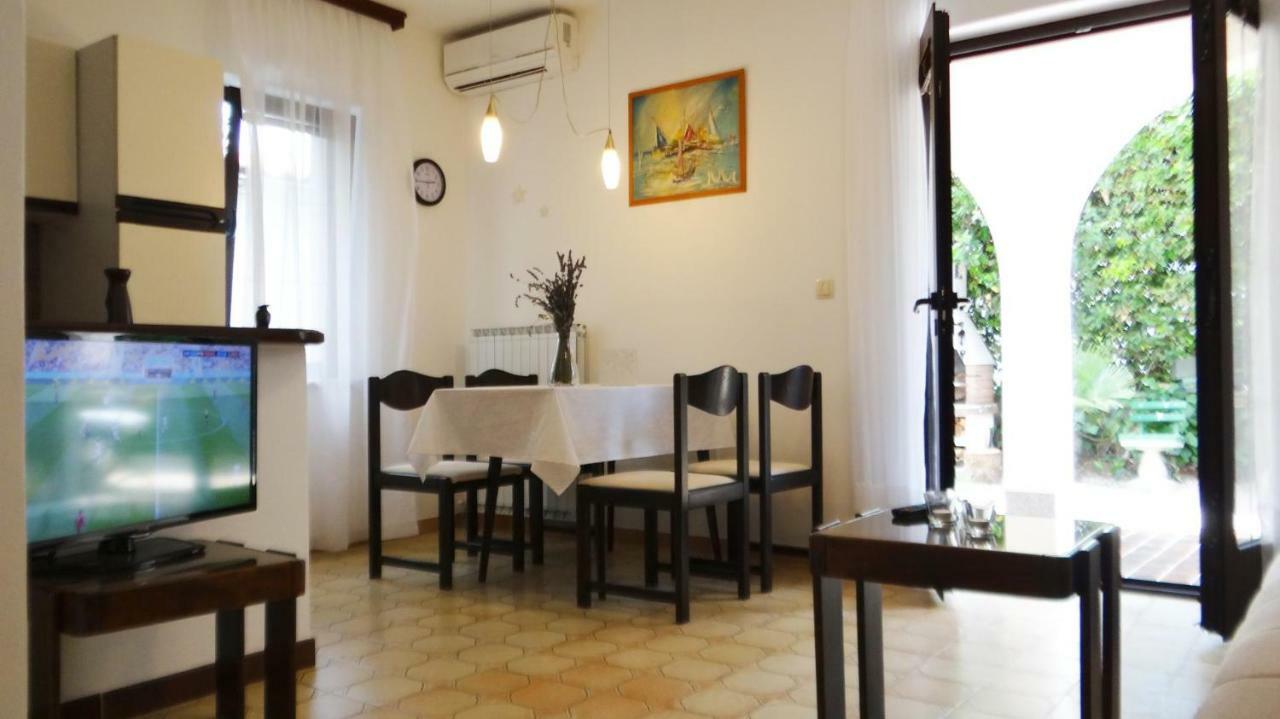 Apartman Magasic Крк Екстер'єр фото
